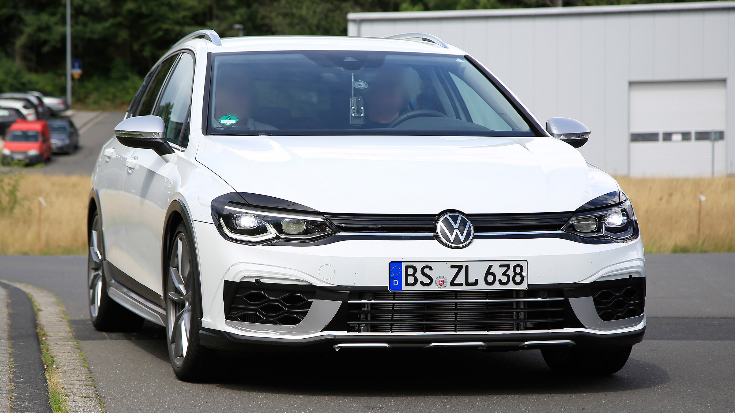 Golf R Estate 2020 spied - nose