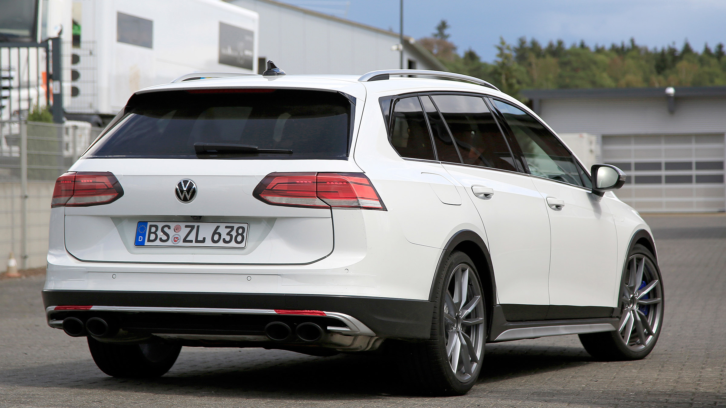 Golf R Estate 2020 spied - rear quarter