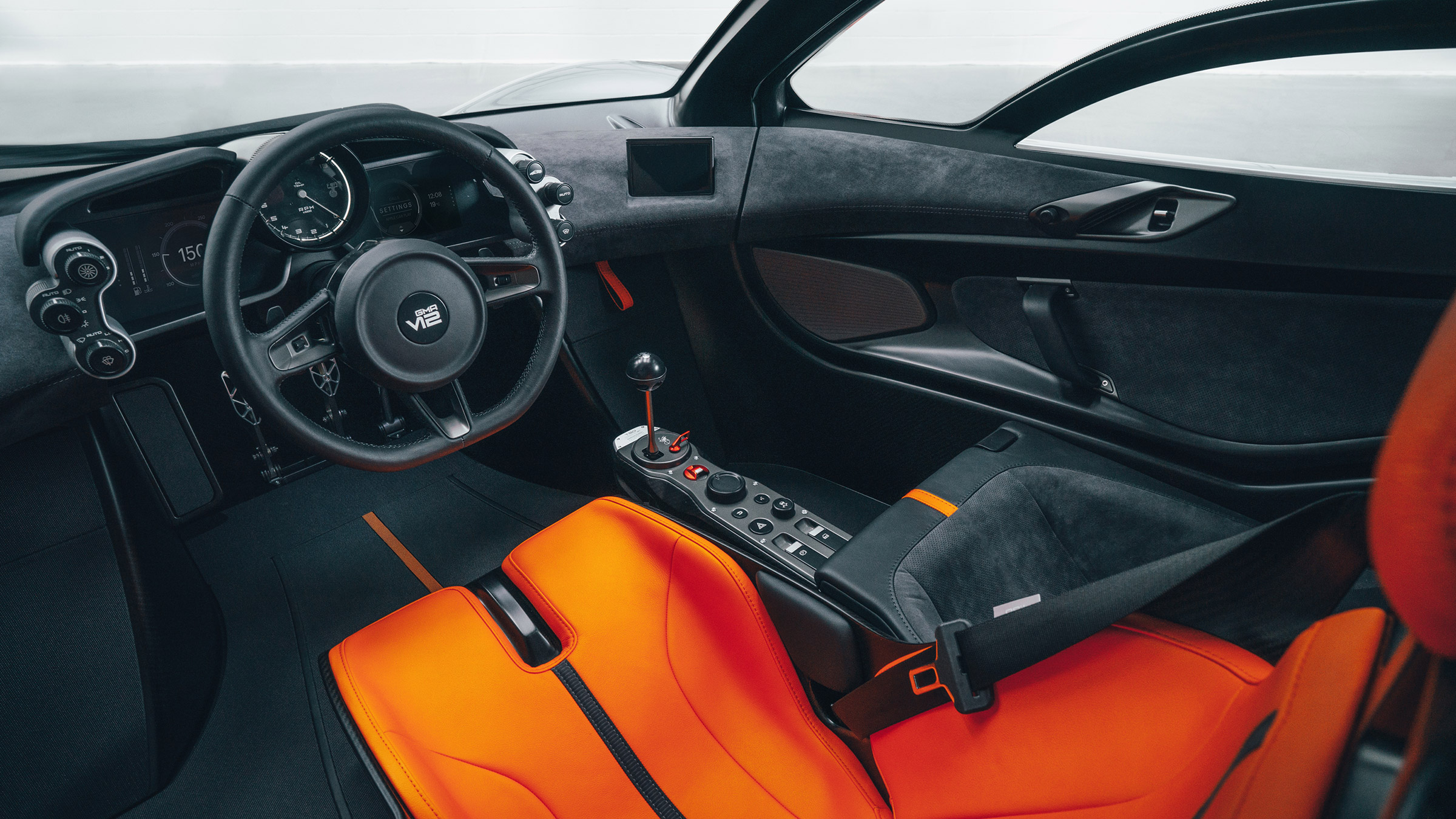 GMA T.50 pro - interior