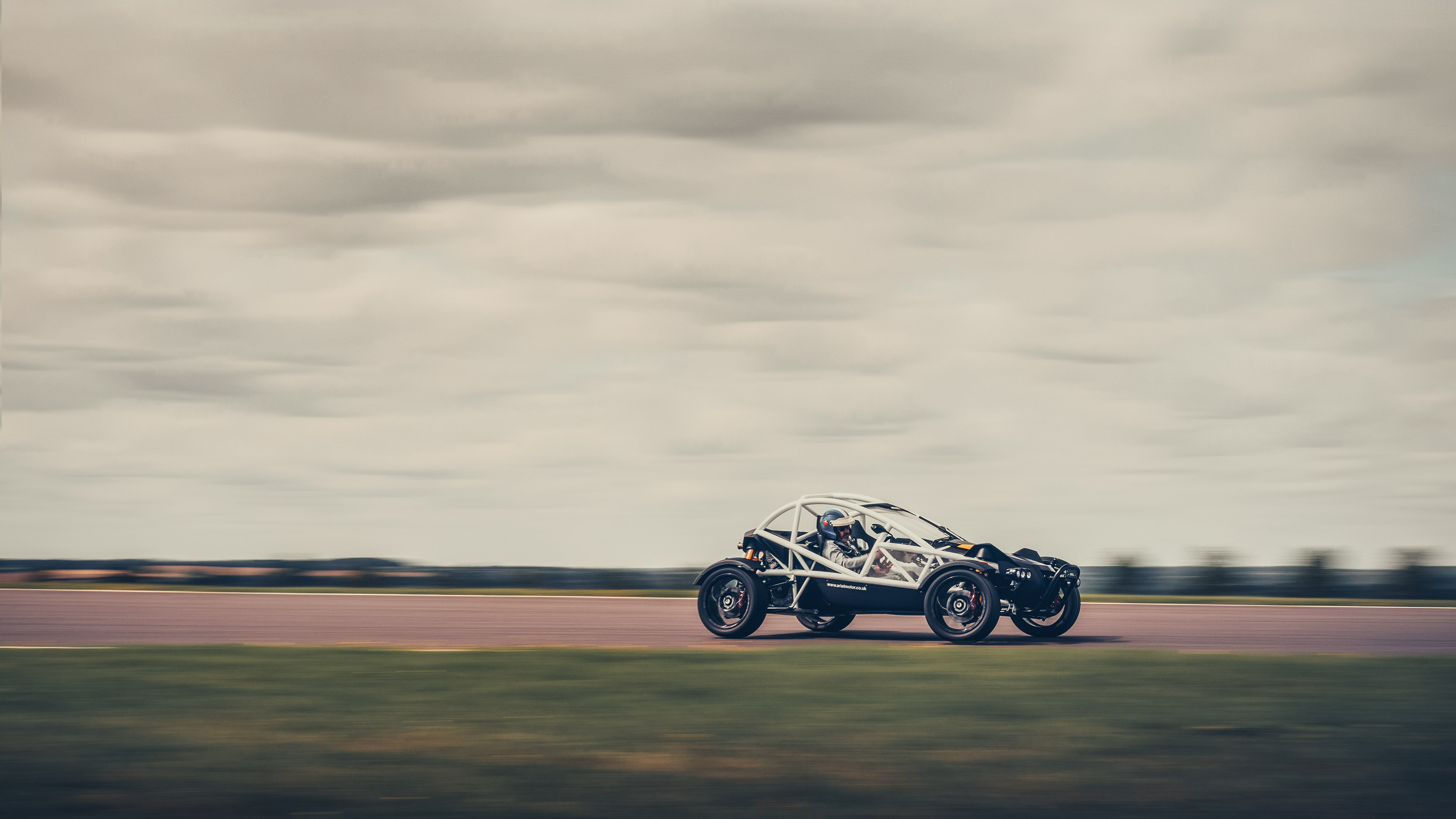 Ariel Nomad R – slide