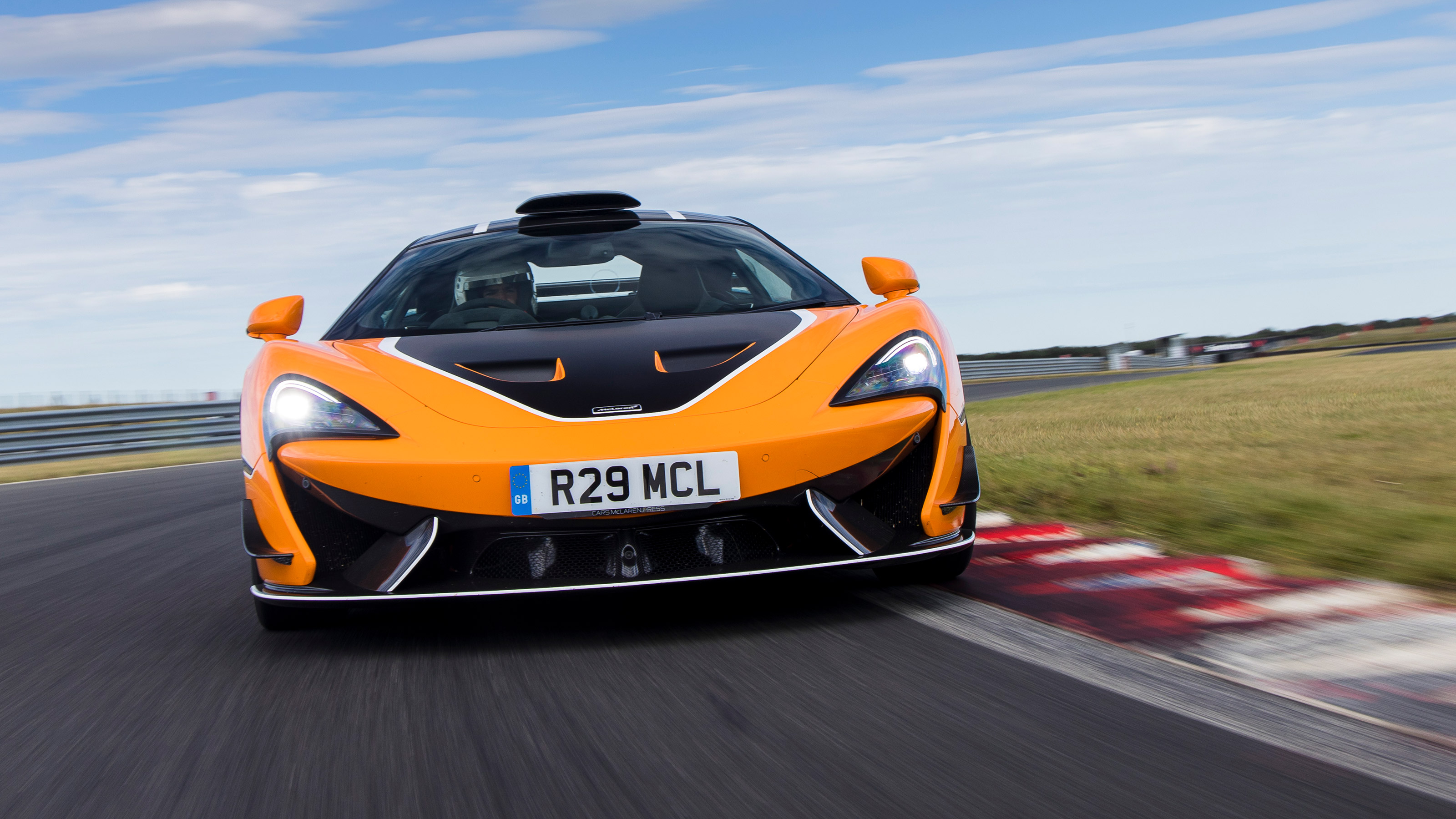 McLaren 620R
