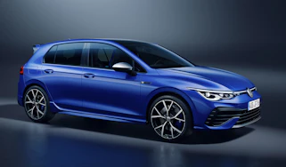 2020 Volkswagen Golf R front