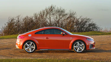 Audi TT – side