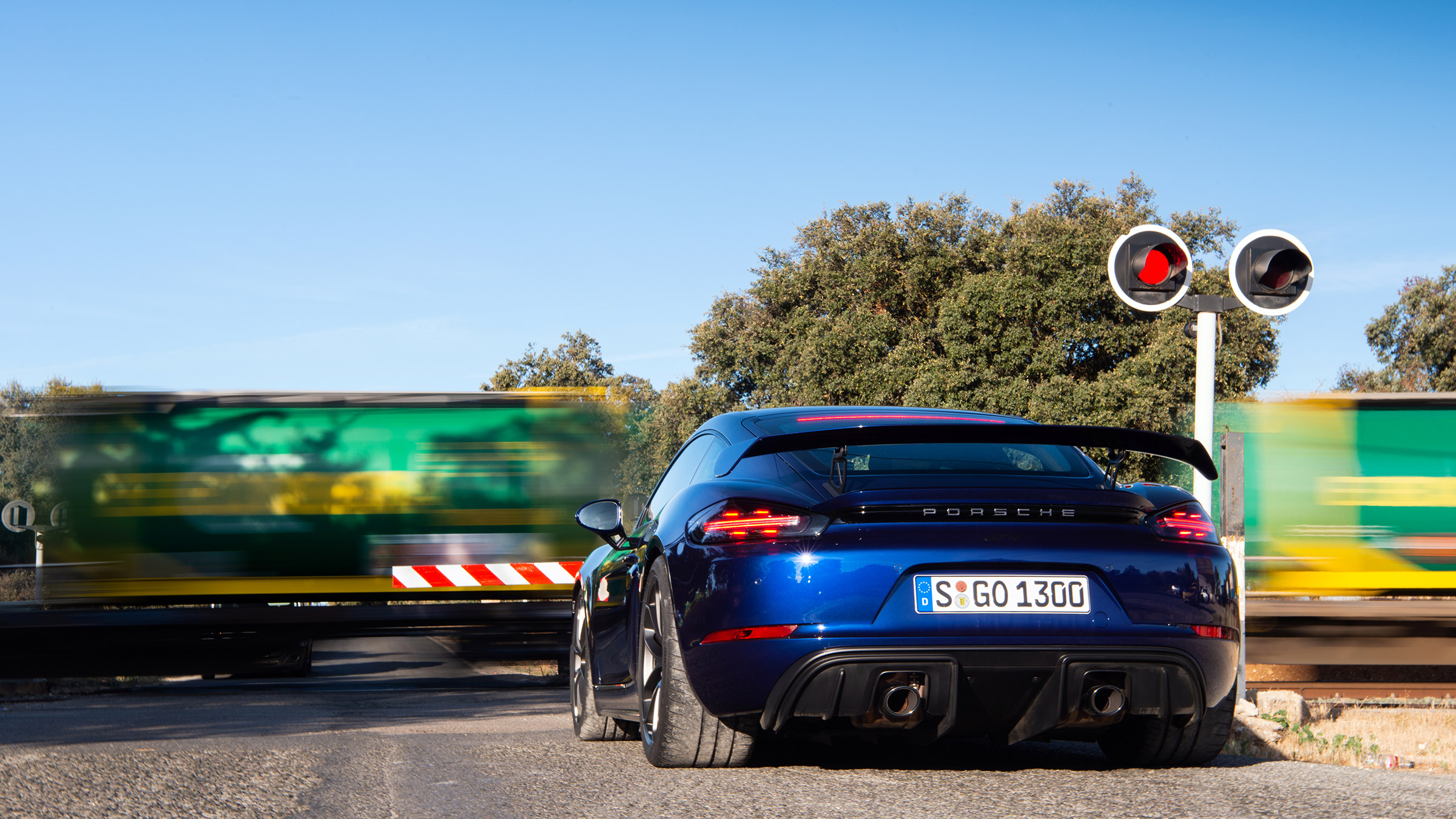 Porsche 718 Cayman GT4 static rear
