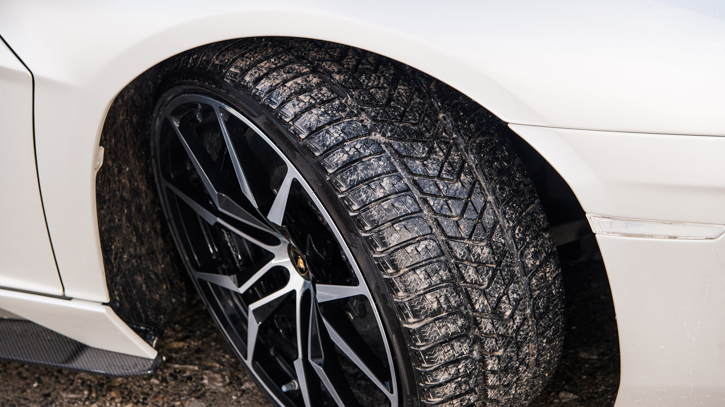 Pirelli winter tyres campaign - Lamborghini