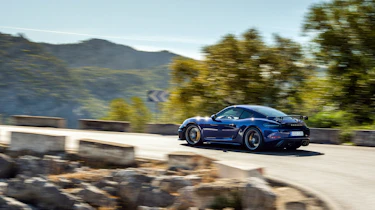 Porsche 718 Cayman GT4 side