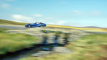 Ferrari 812 GTS TDF blue - pan