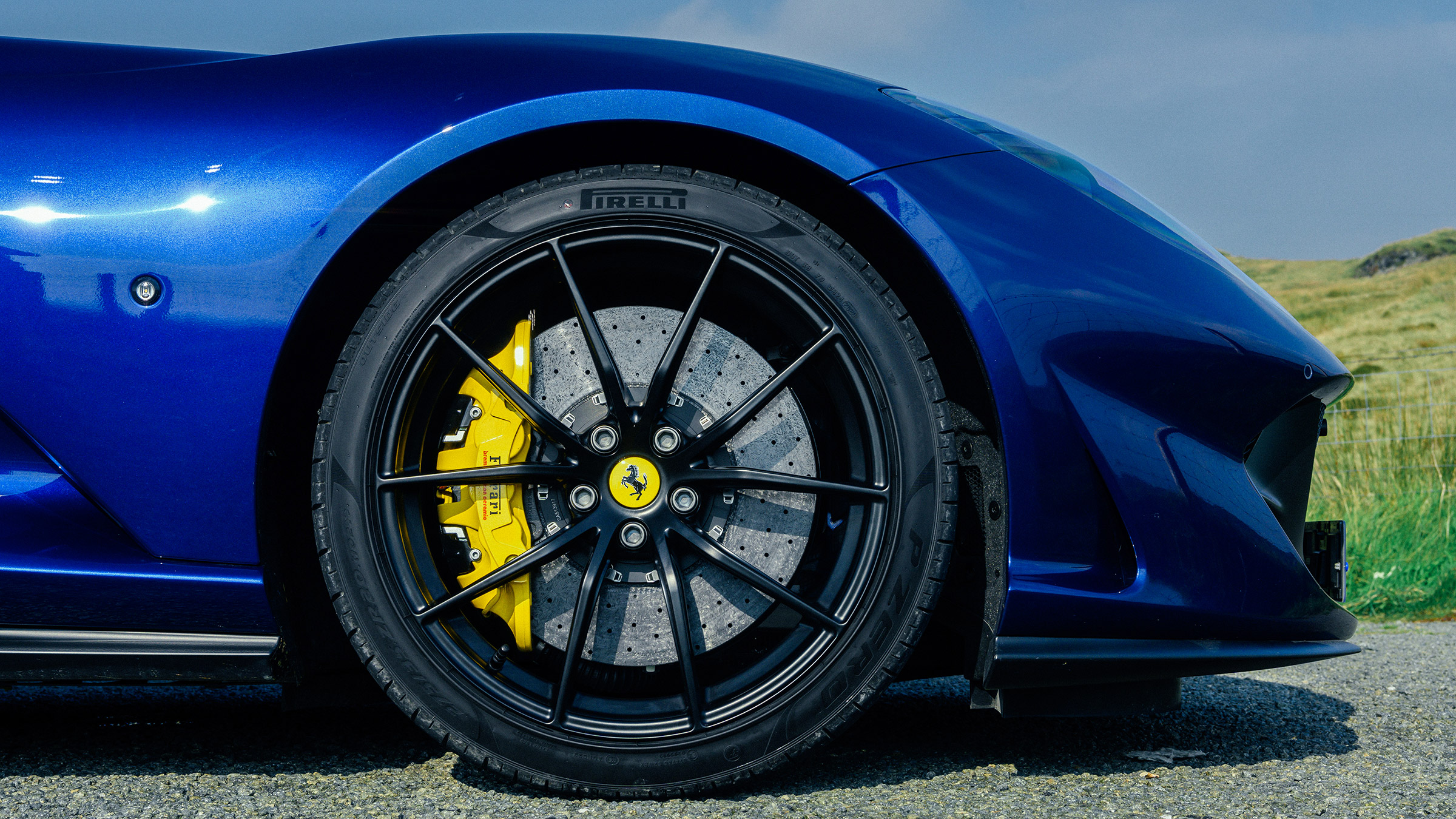 Ferrari 812 GTS TDF blue - detail wheel