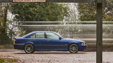 BMW E39 M5 side