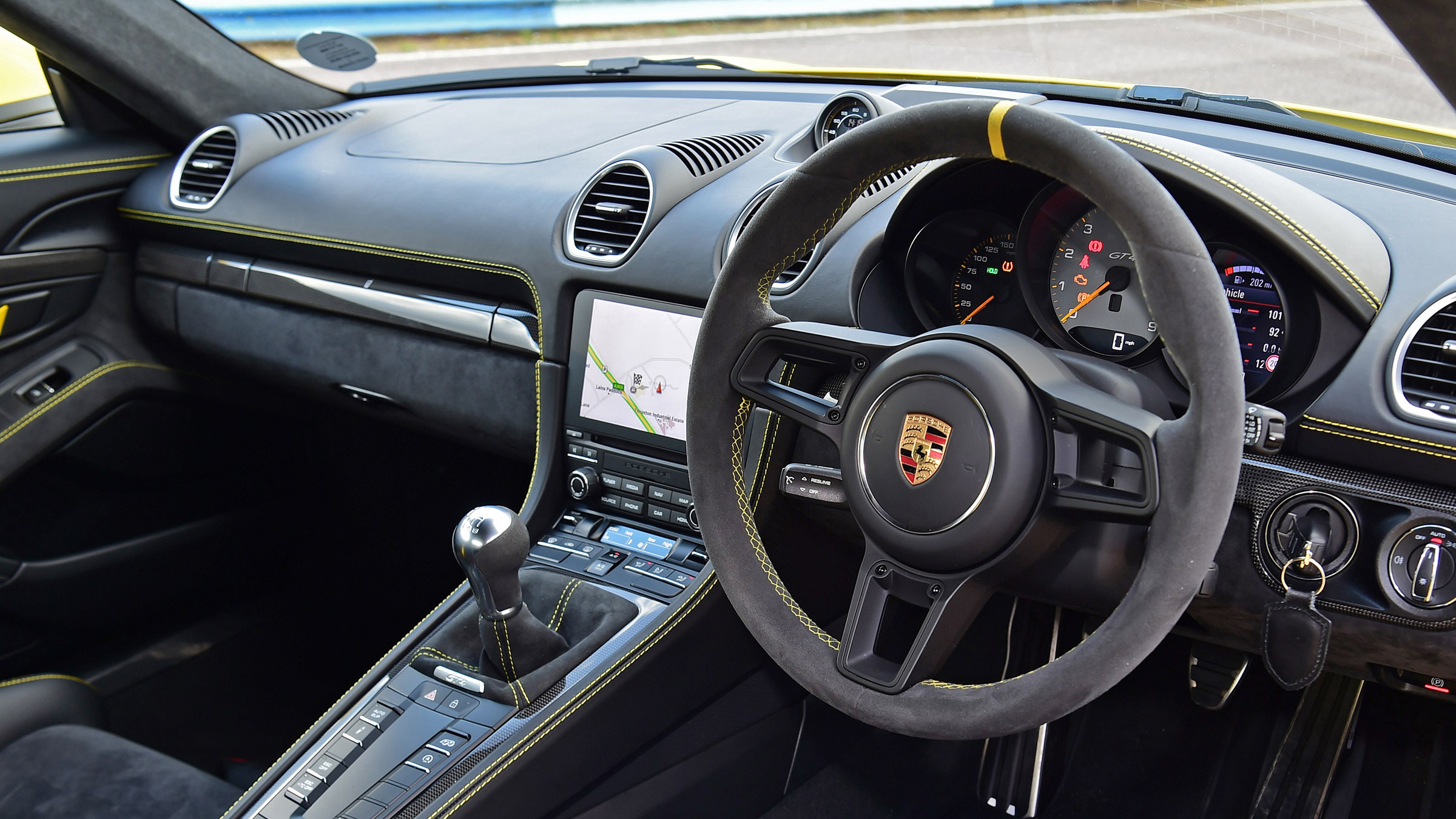Porsche 718 Cayman GT4 interior 