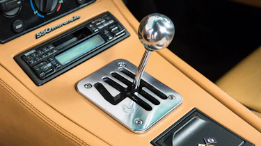 Ferrari 550 Maranello gear stick