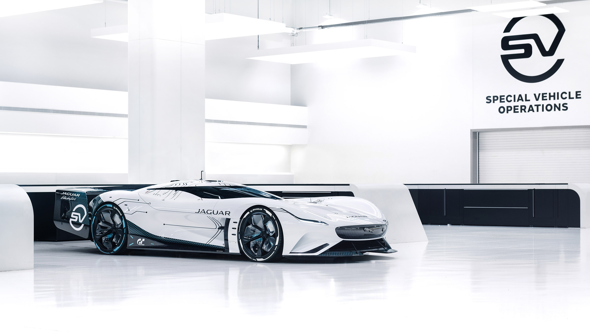 Jaguar Vision Gran Turismo SV Concept - side
