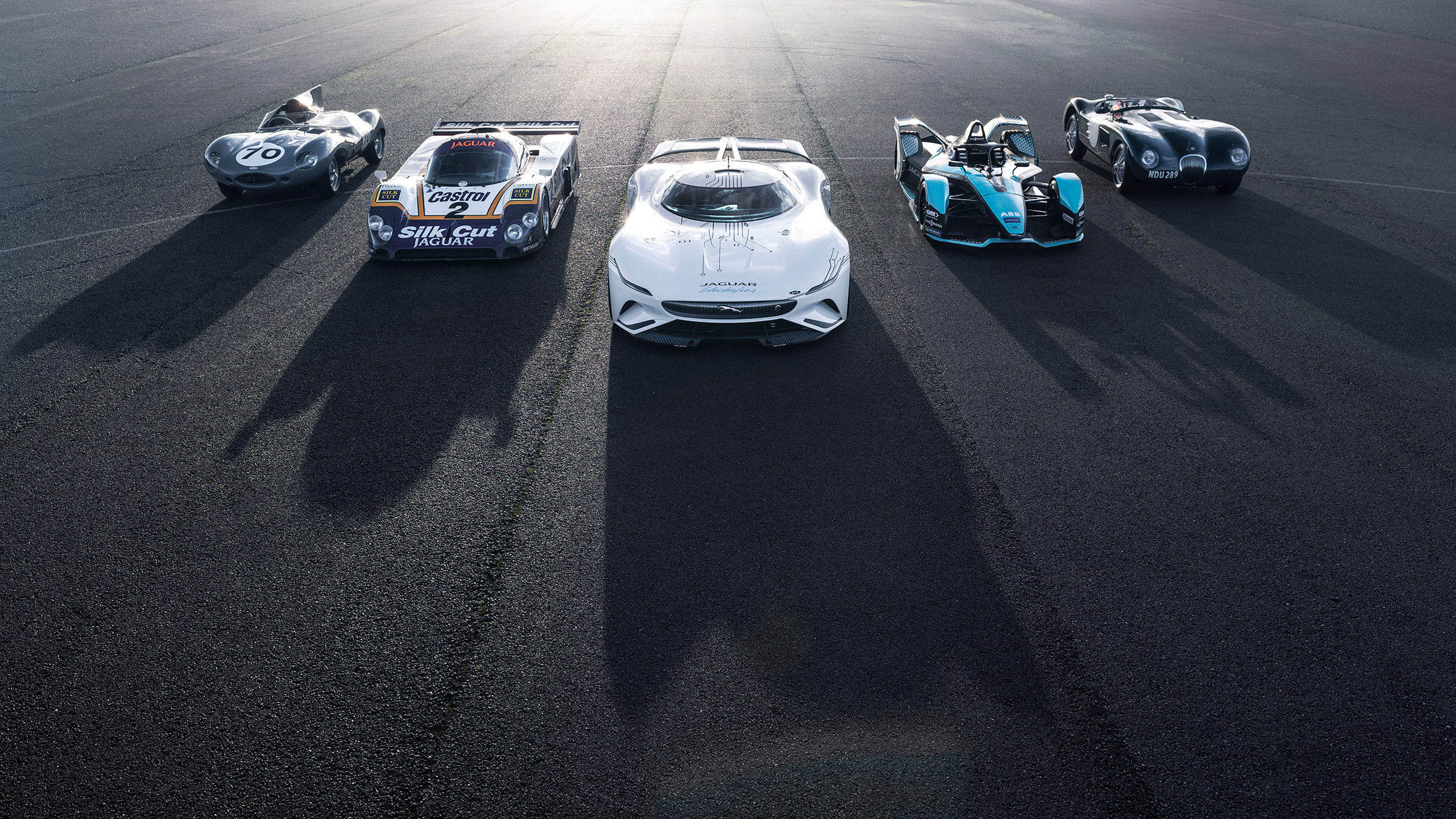 Jaguar Vision Gran Turismo SV Concept - family