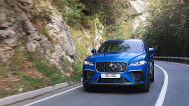 Jaguar F-Pace SVR 2021 front action