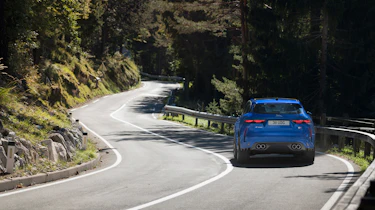 Jaguar F-Pace SVR 2021 quarter