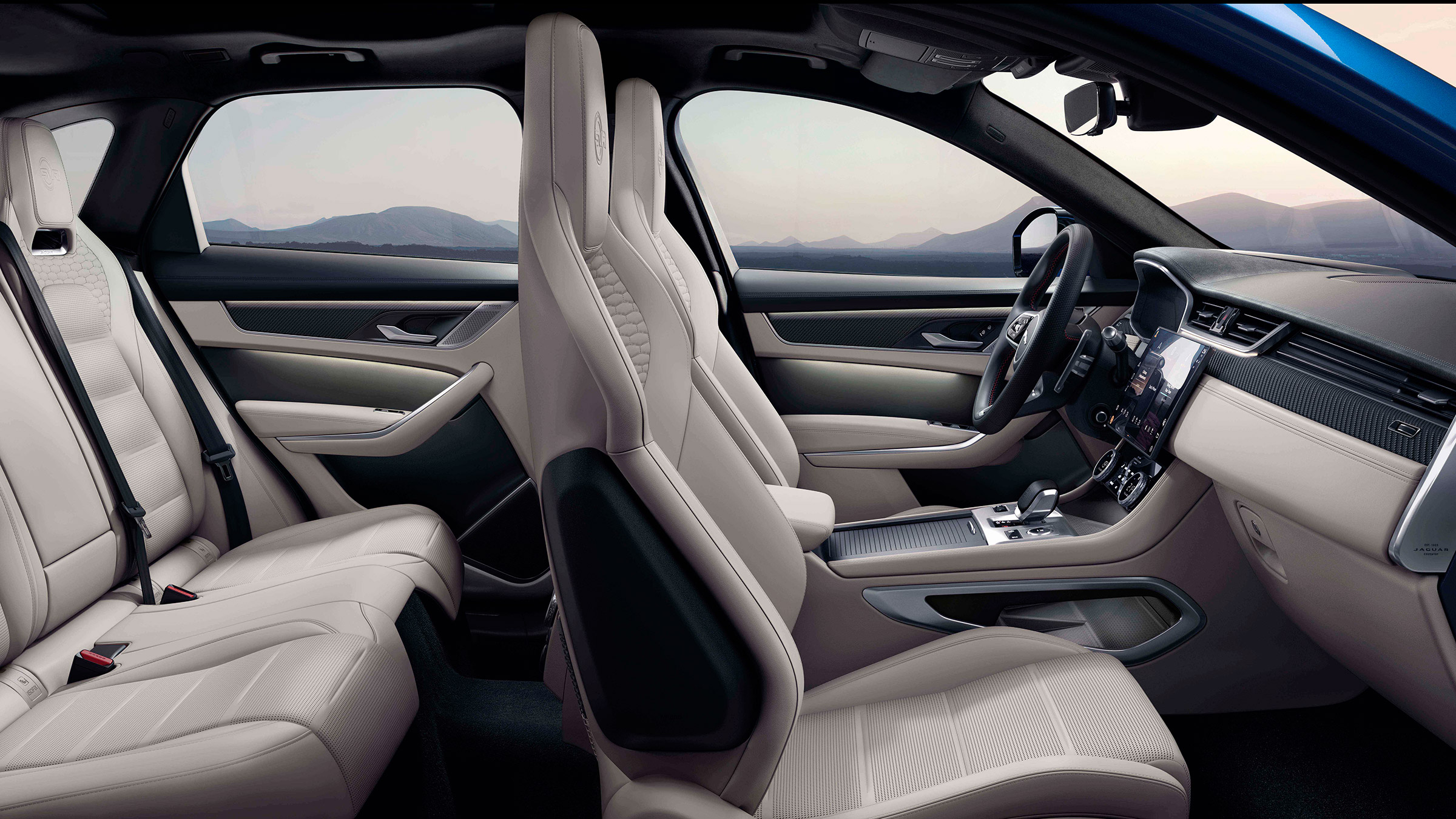 Jaguar F-Pace SVR 2021 interior