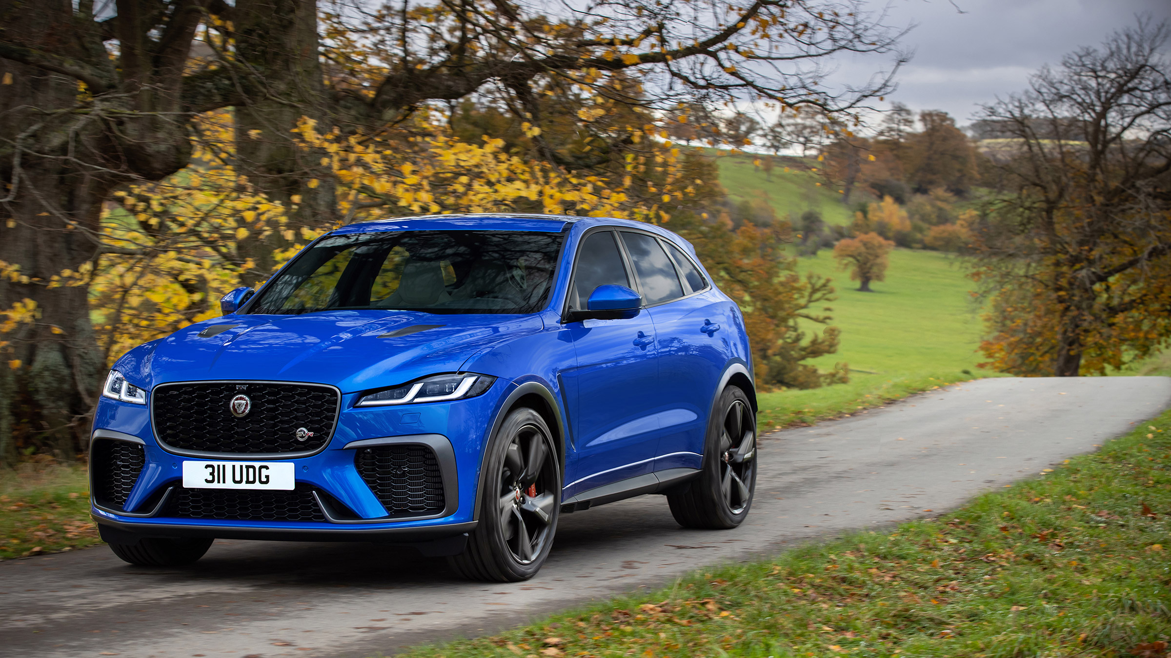 Jaguar F-Pace SVR 2021 action