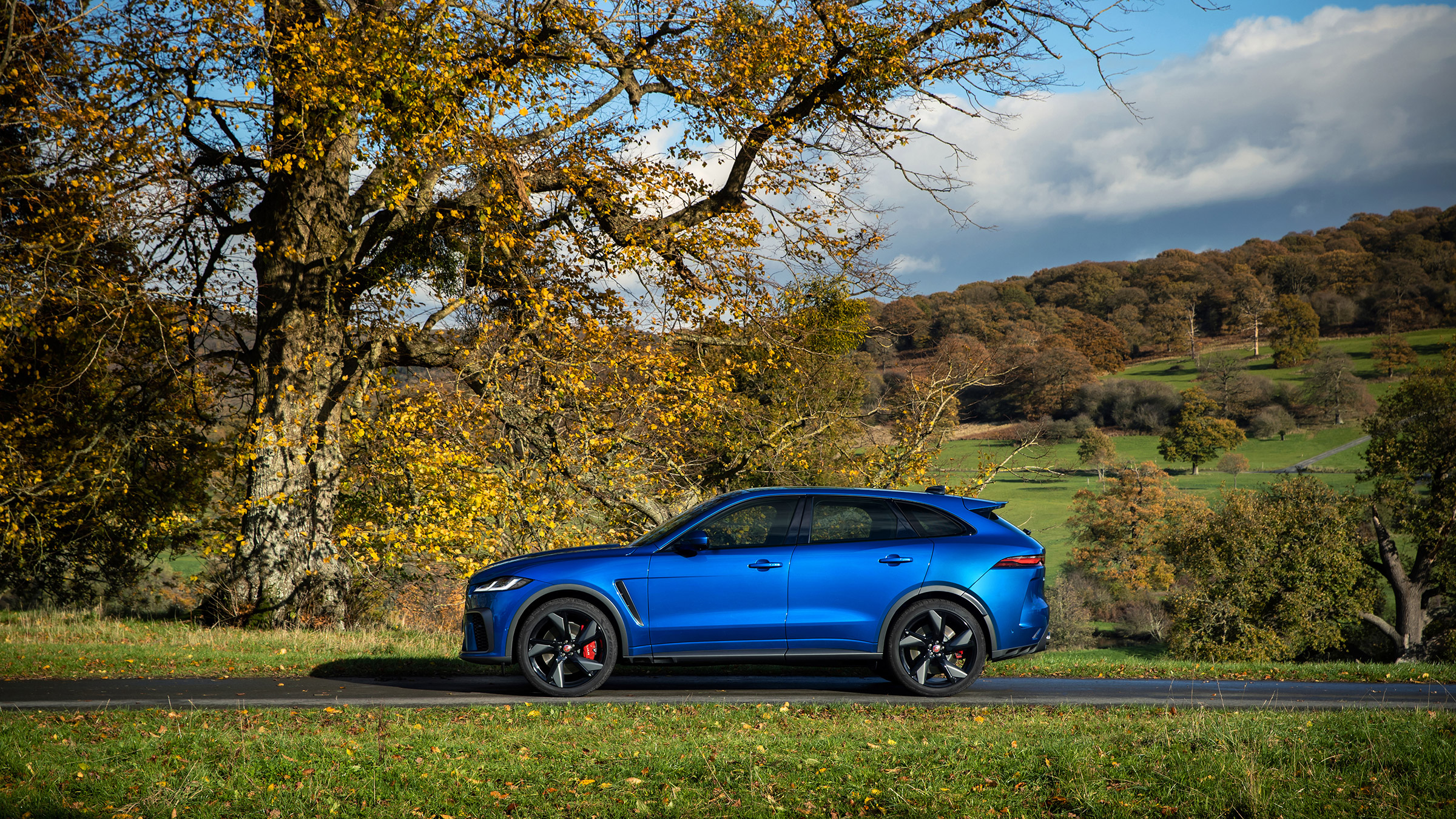 Jaguar F-Pace SVR 2021 side