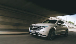 Mercedes EQC - front tracking