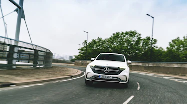 Mercedes EQC - nose tracking