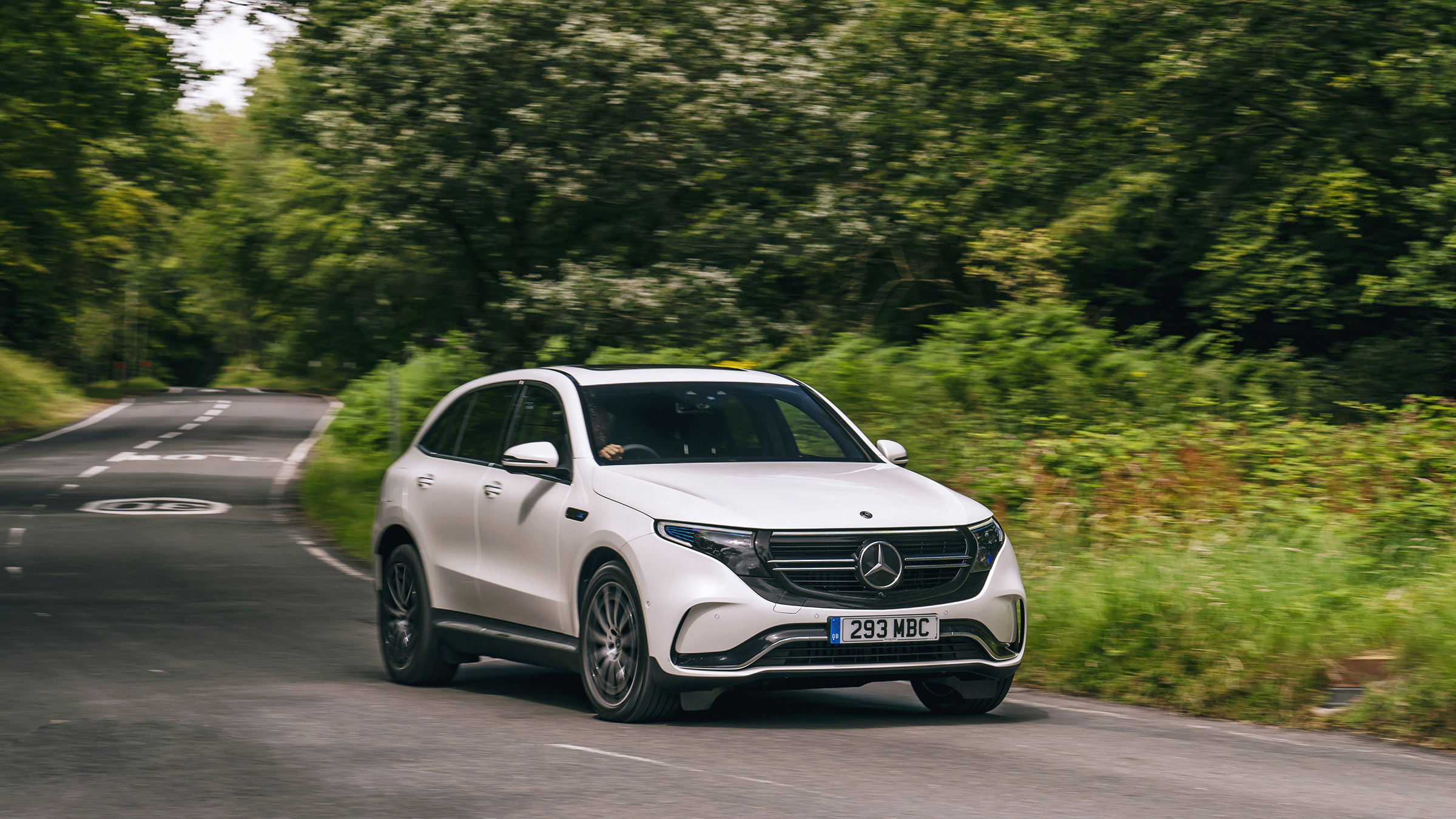 Mercedes EQC - front cornering