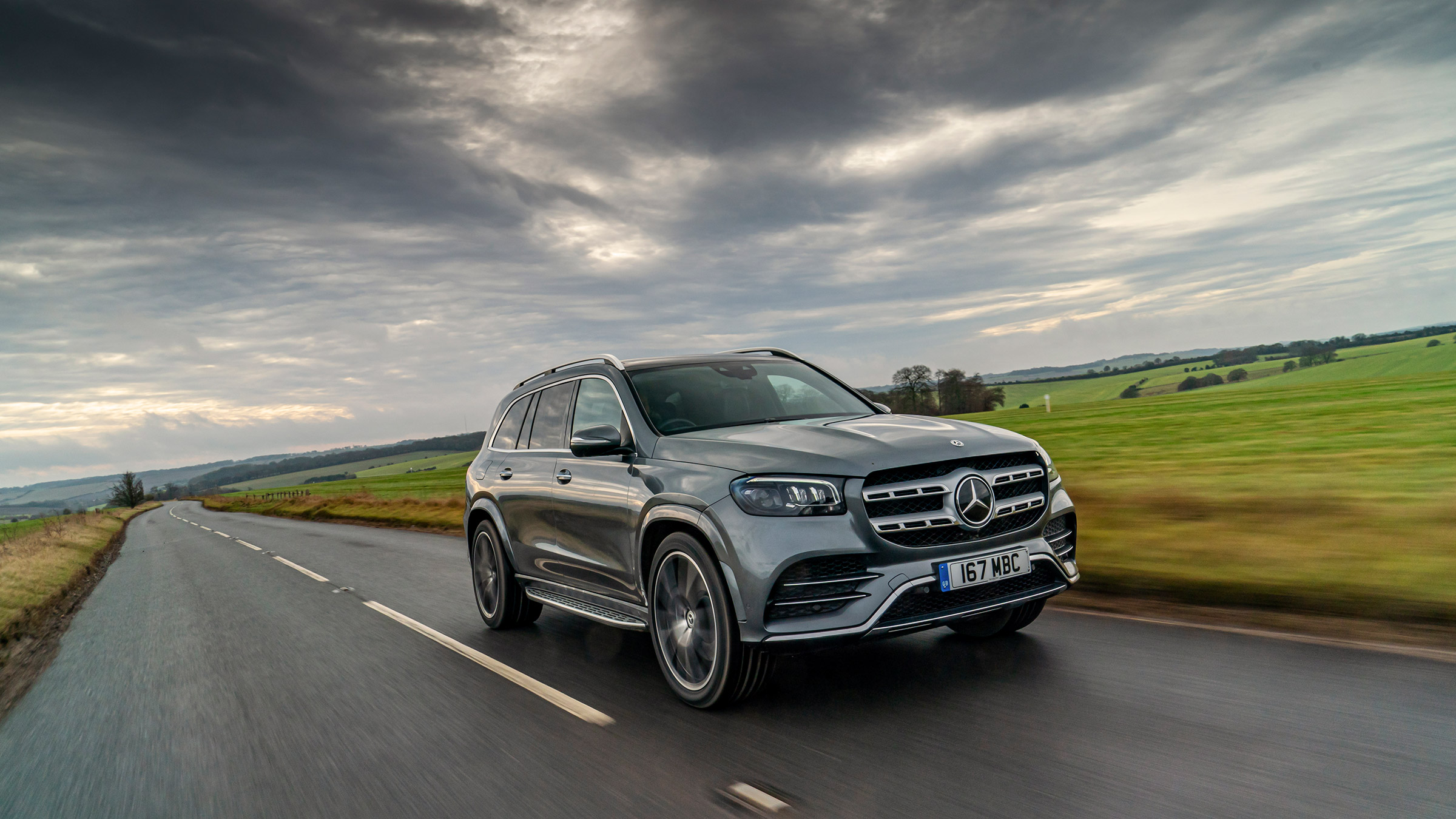 Mercedes GLS400d UK drive - front tracking