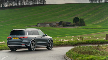 Mercedes GLS400d UK drive - rear cornering