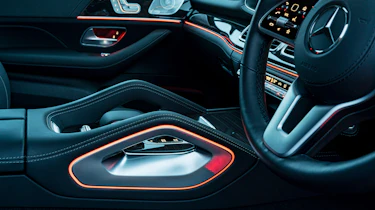 Mercedes GLS400d UK drive - lighting