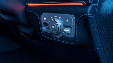 Mercedes GLS400d UK drive - lights