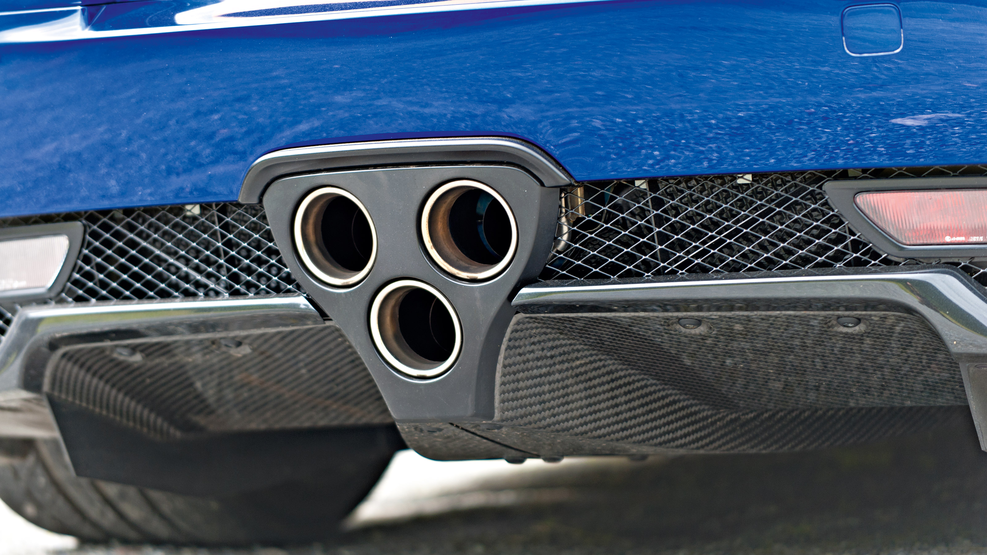Lexus LFA exhaust