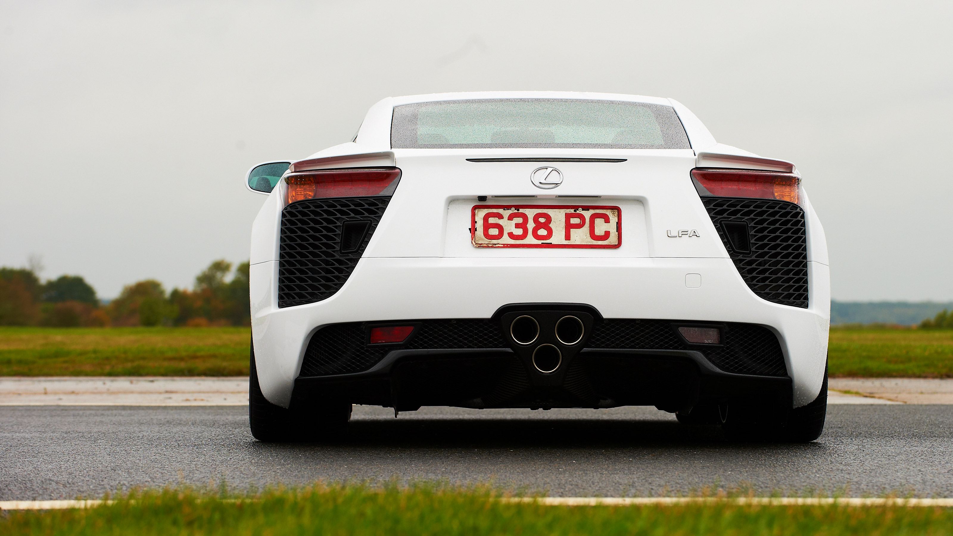 Lexus LFA rear white