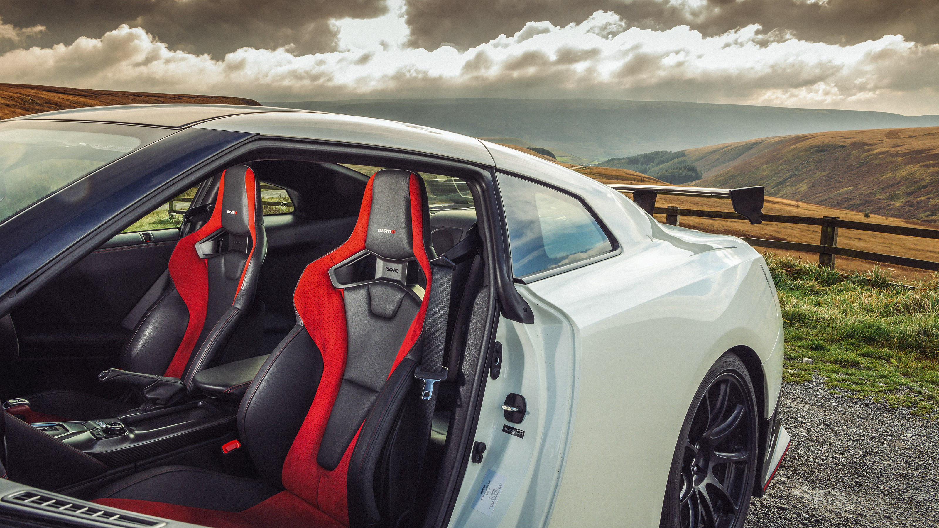 R35 Nissan GT-R Nismo seats