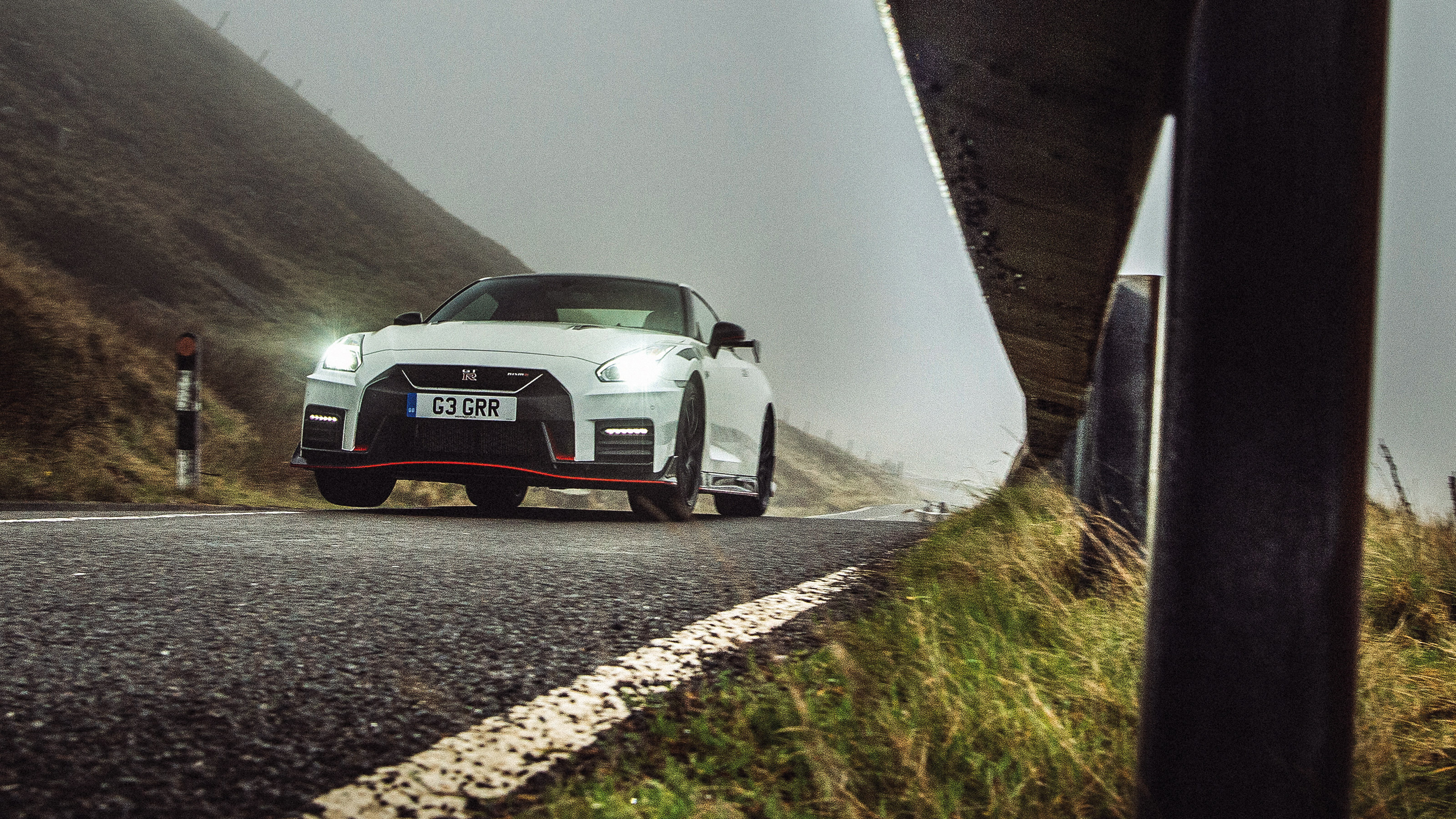R35 Nissan GT-R Nismo jump