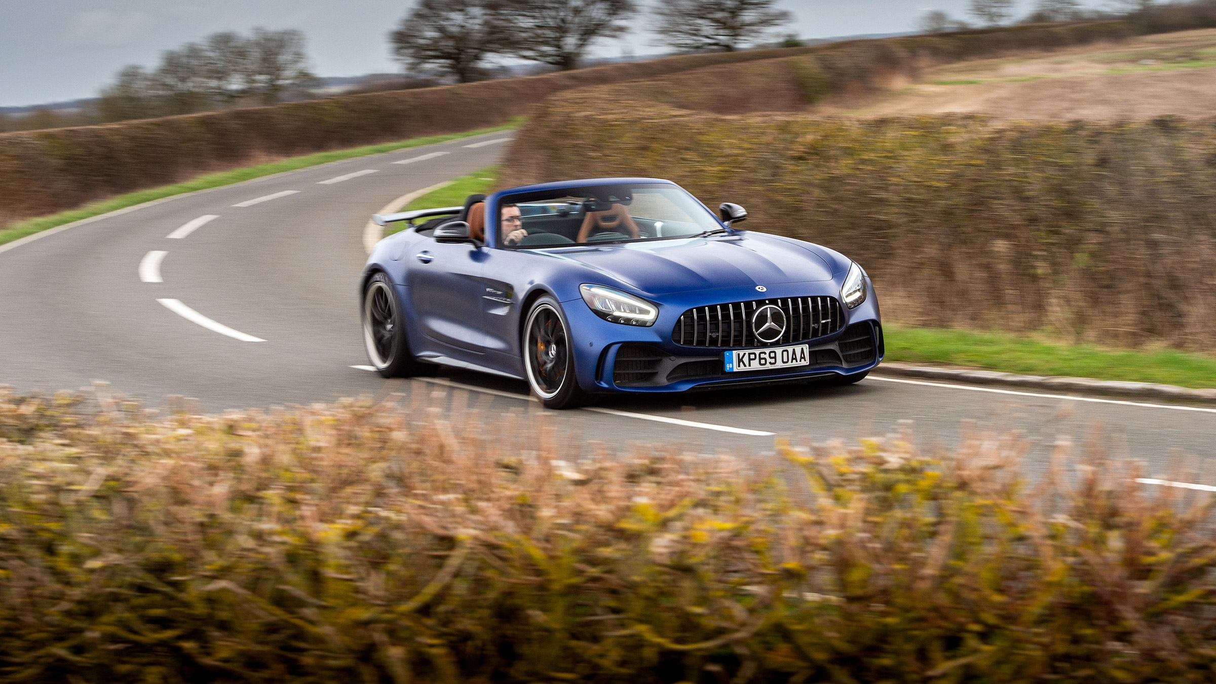 Mercedes-AMG GT R Roadster - 2021 cornering