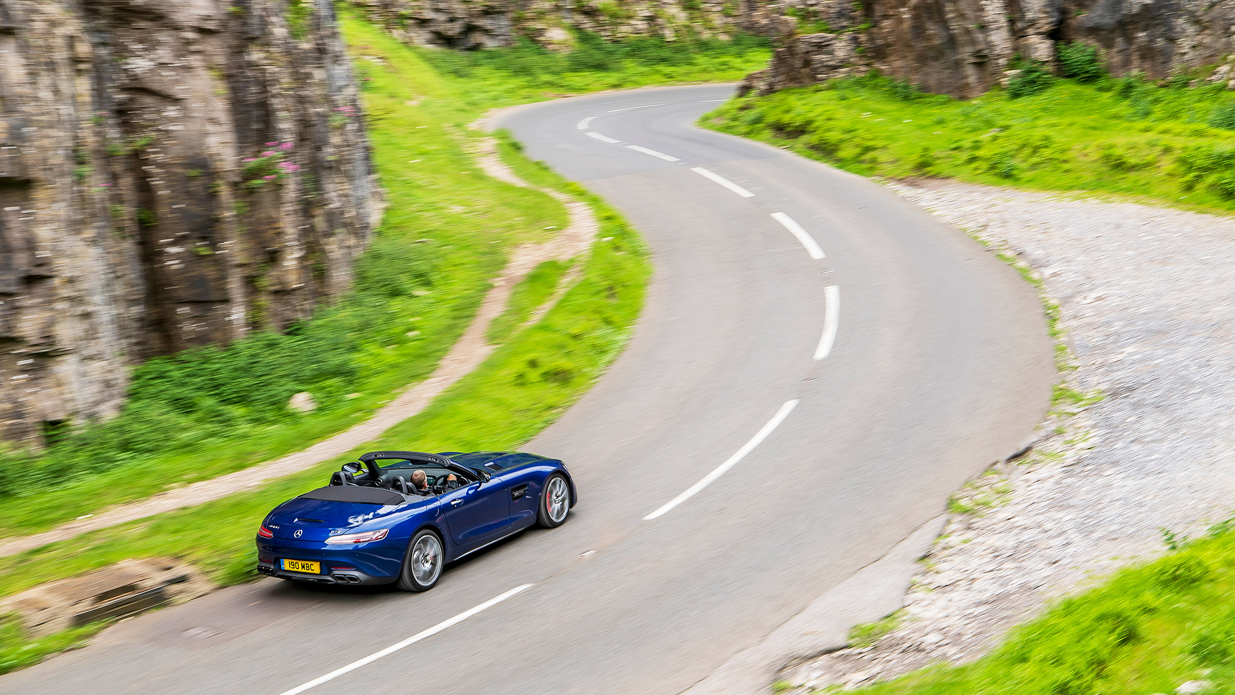 Mercedes-AMG GT Roadster - 2021 cornering