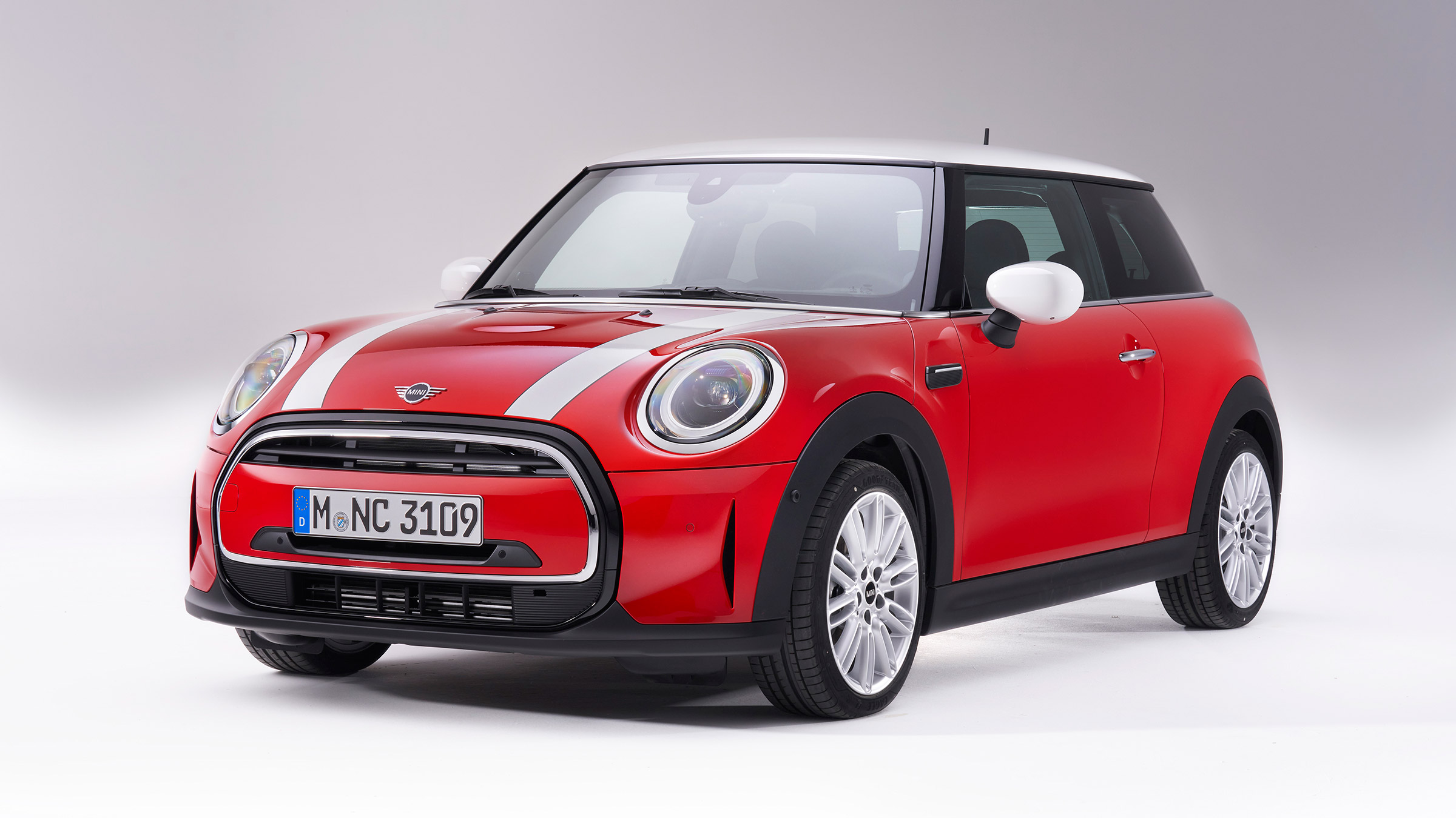 Mini Cooper 2021 - front quarter