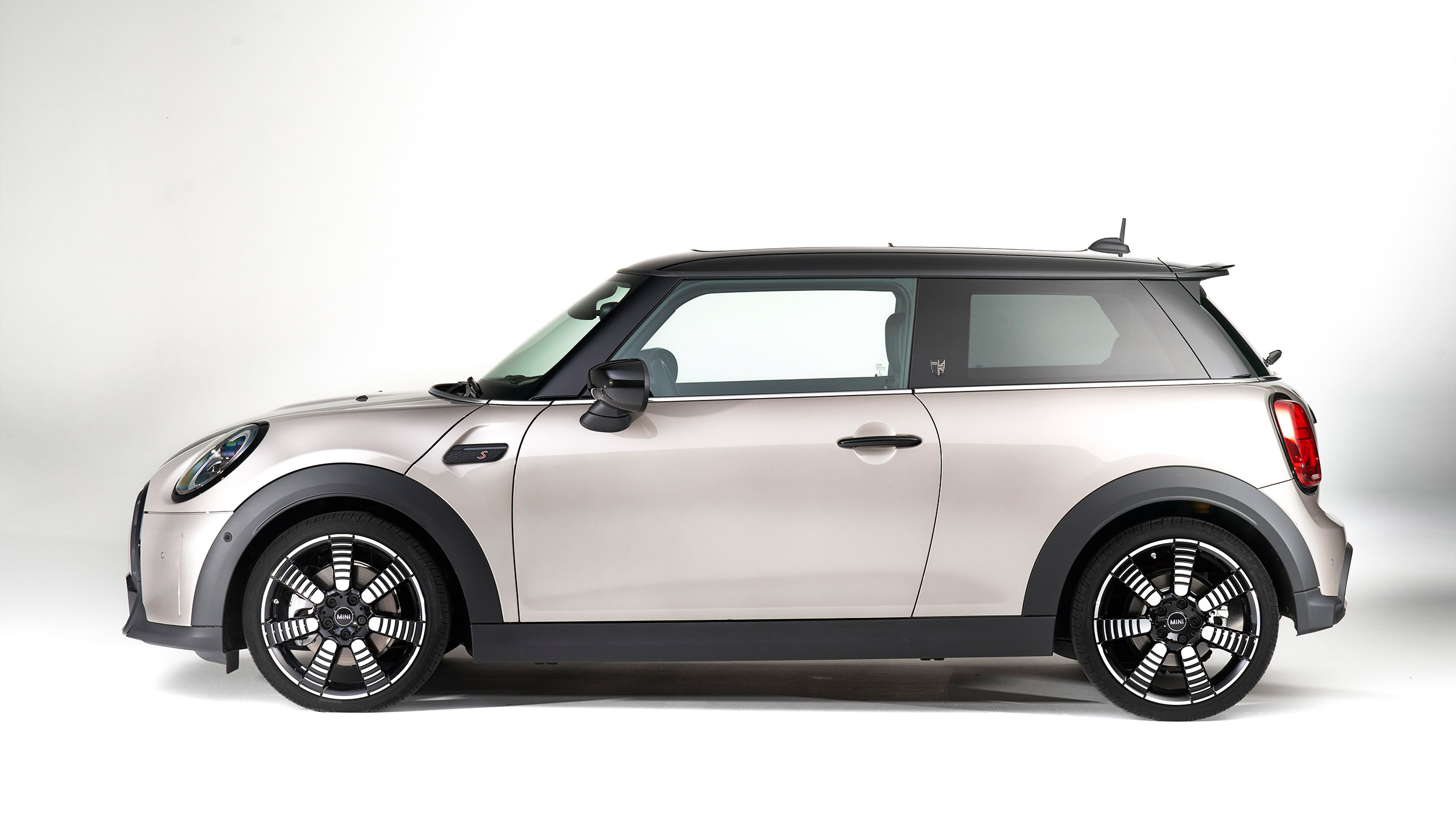 Mini Cooper S 2021 - side