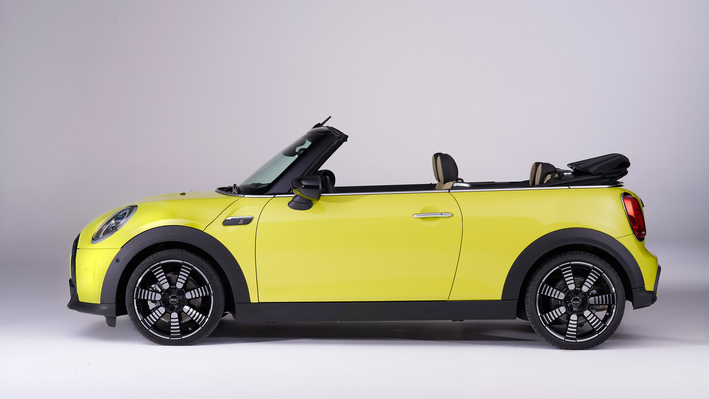 Mini Cooper Cab 2021 - side