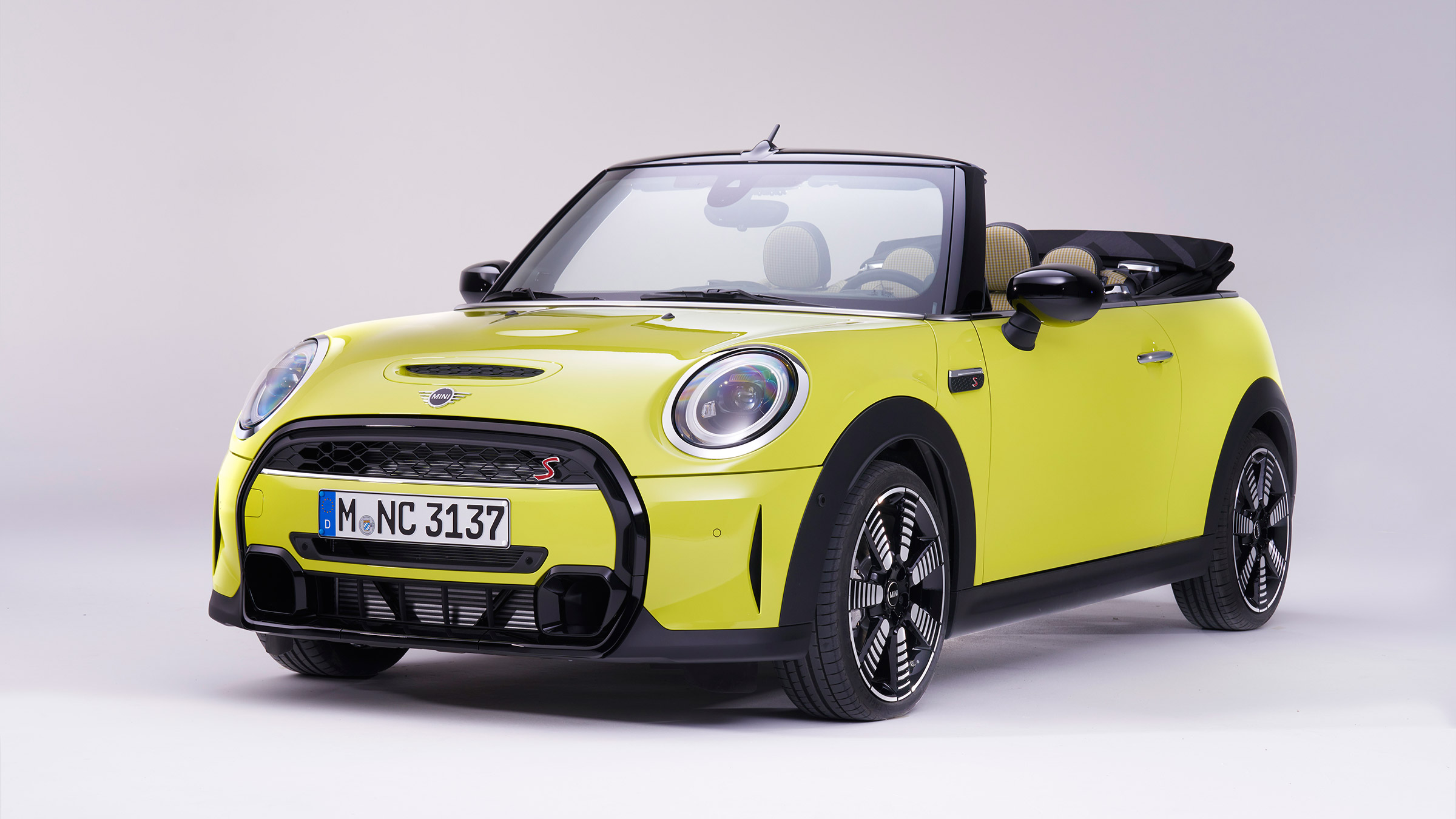Mini Cooper Cab 2021 - front