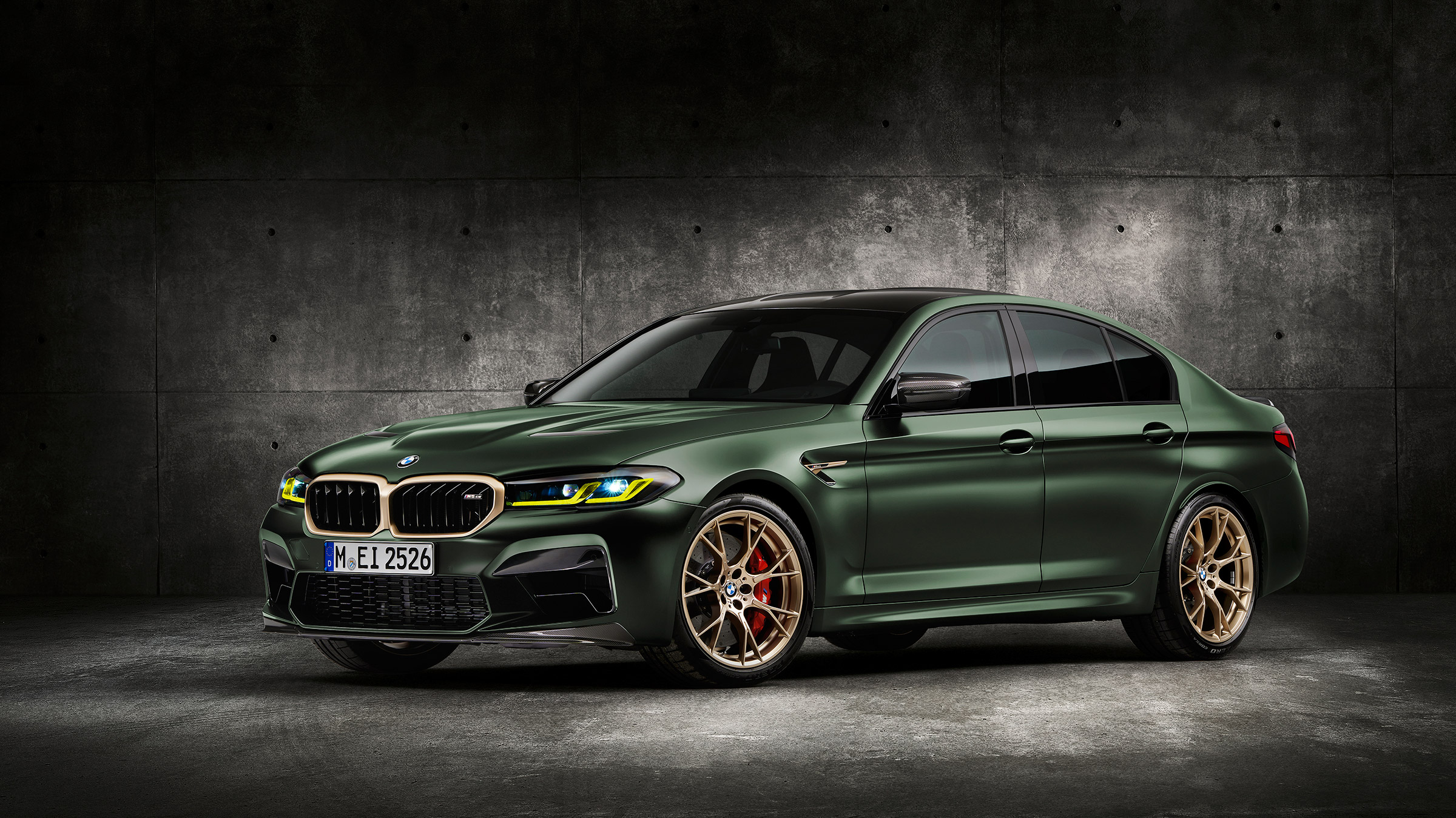 BMW M5 CS - studio front quarter