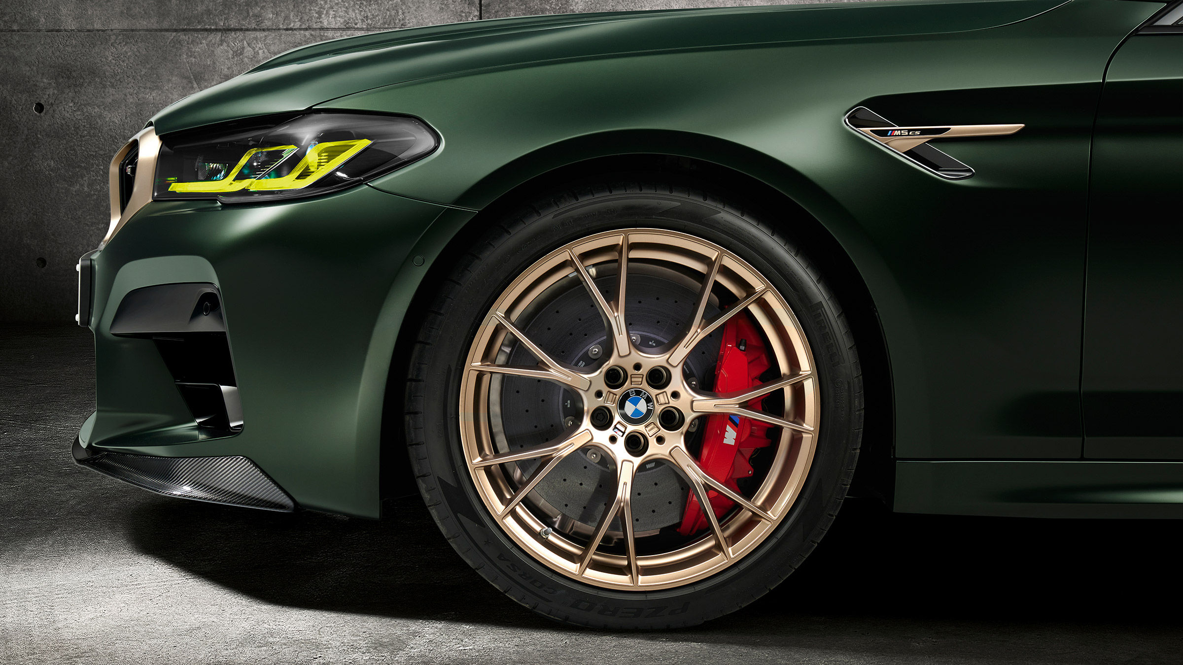 BMW M5 CS - studio wheel