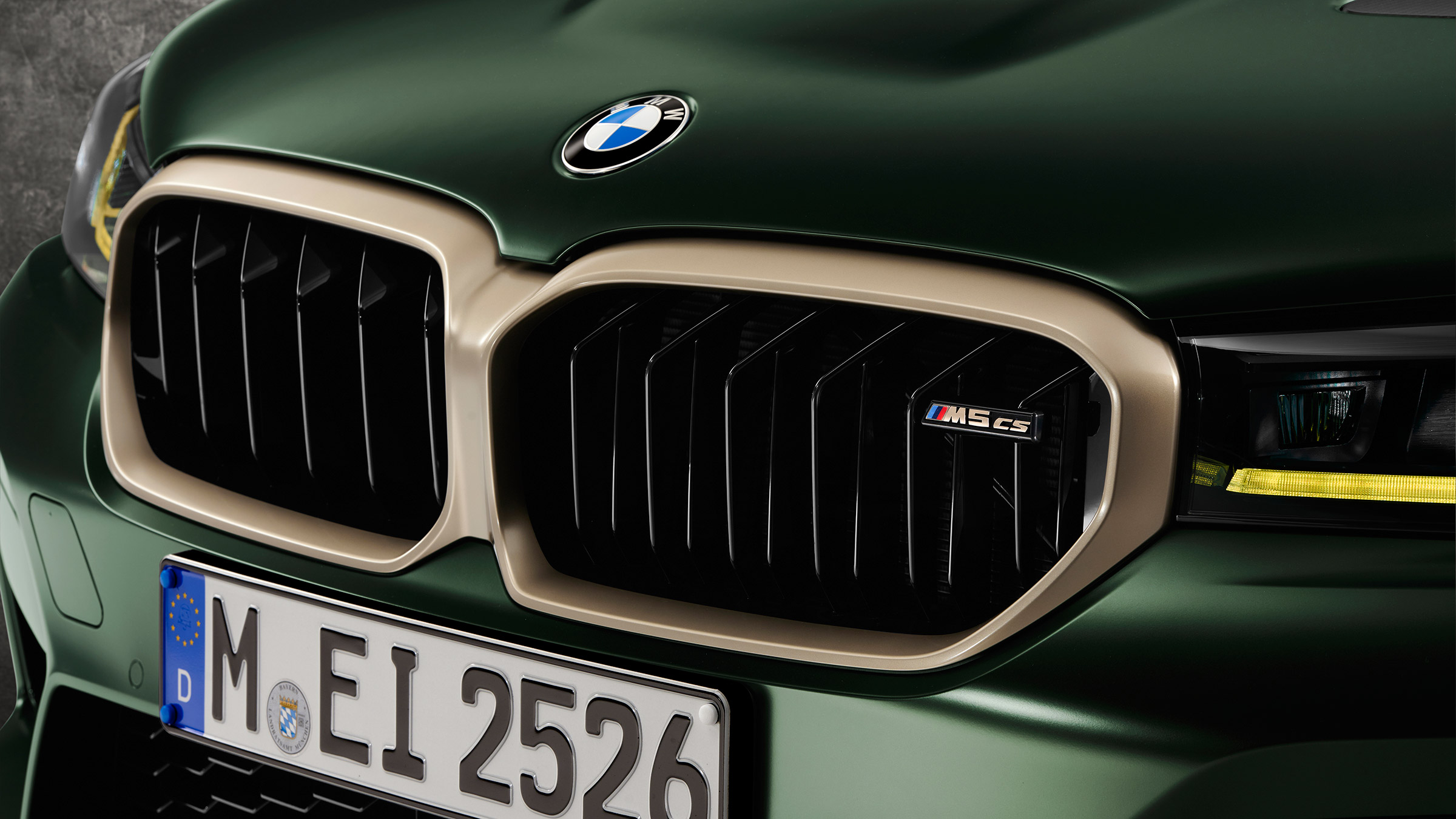 BMW M5 CS - grille