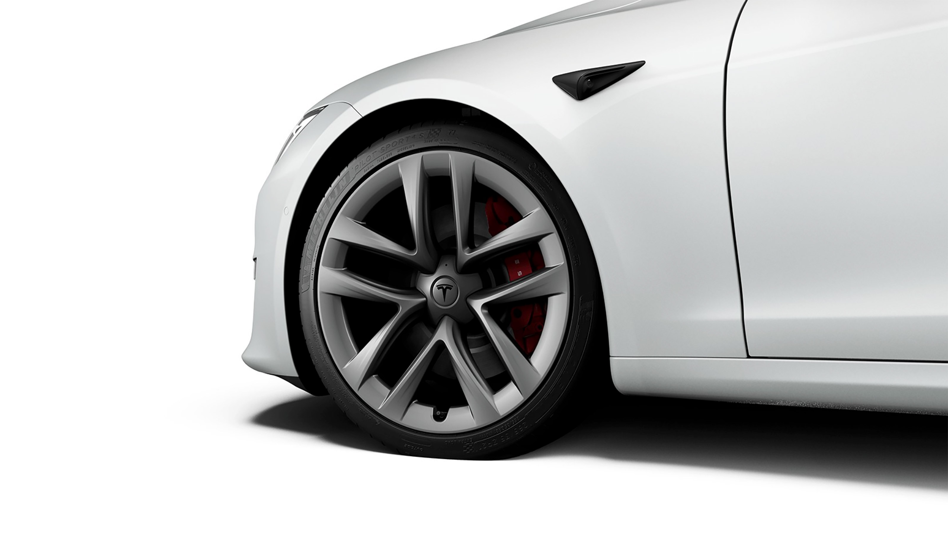Tesla Model S Plaid wheel