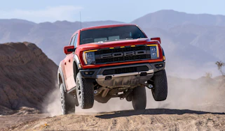 Ford F-150 Raptor - jump