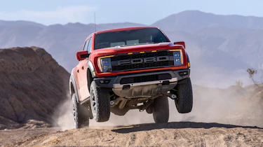 Ford F-150 Raptor - jump