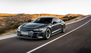 Audi RS e-tron GT - front tracking