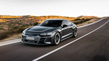 Audi RS e-tron GT - front tracking