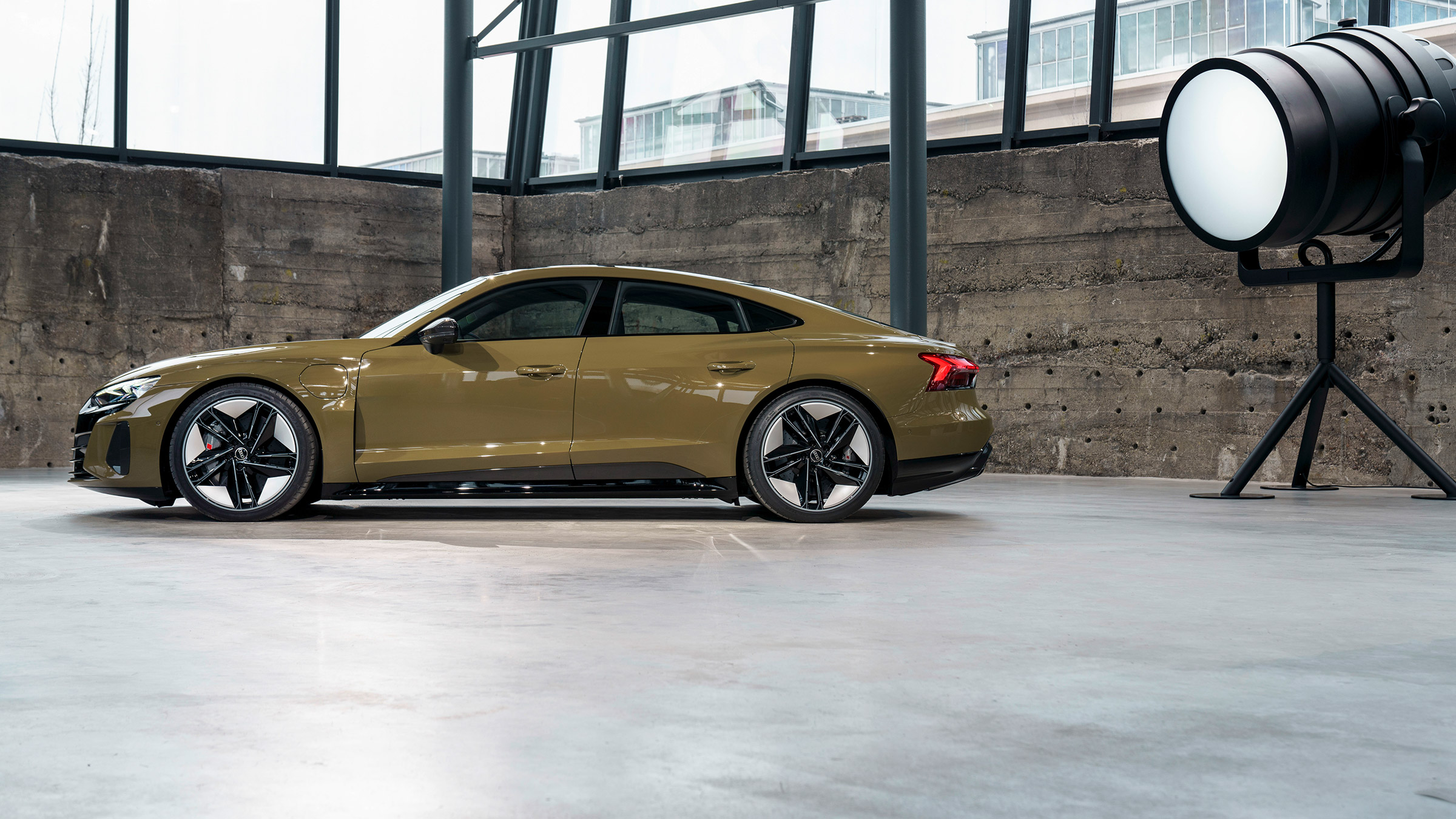 Audi RS e-tron GT - green