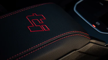 BMW 128ti - interior