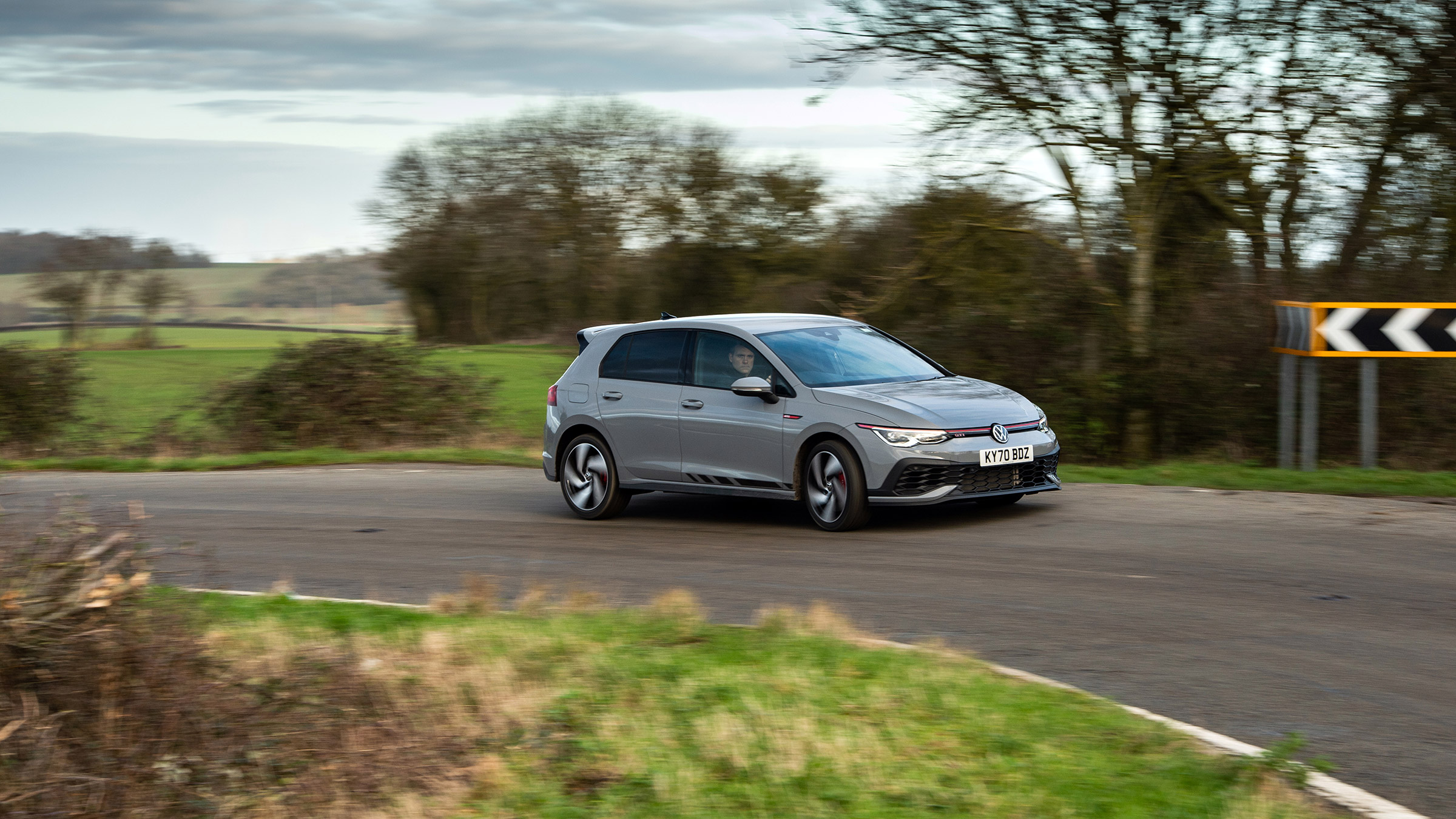 Volkswagen Golf GTI Clubsport - cornering side
